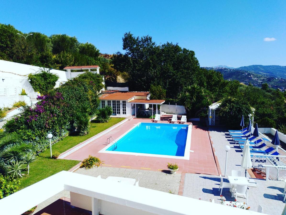 Villa Milena Apartments & Rooms Agropoli Exterior photo